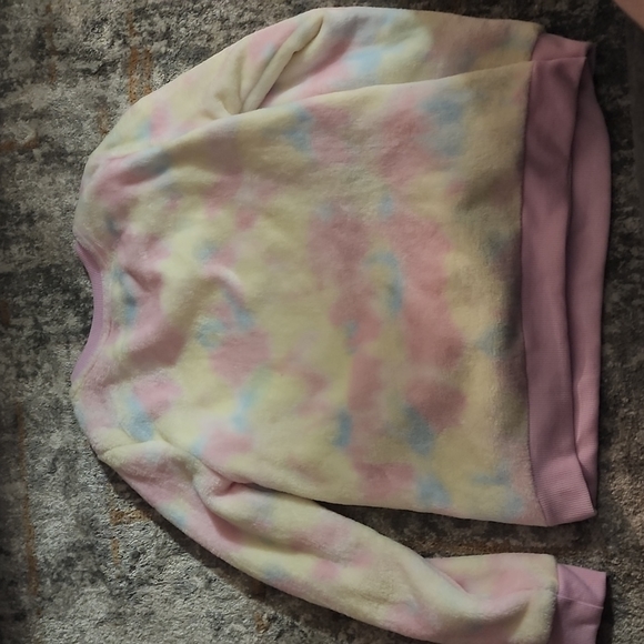 Sweater pink and yellow sequin changes - Picture 8 of 8